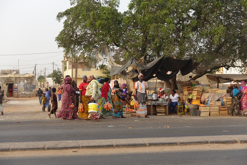 Market scenes in Saly.